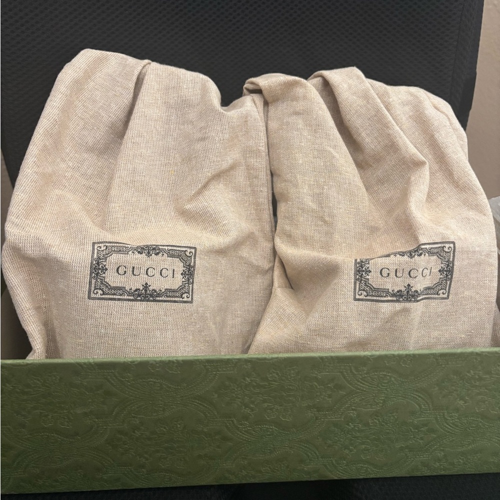 Gucci Black Shoes with Box and shoe dusters